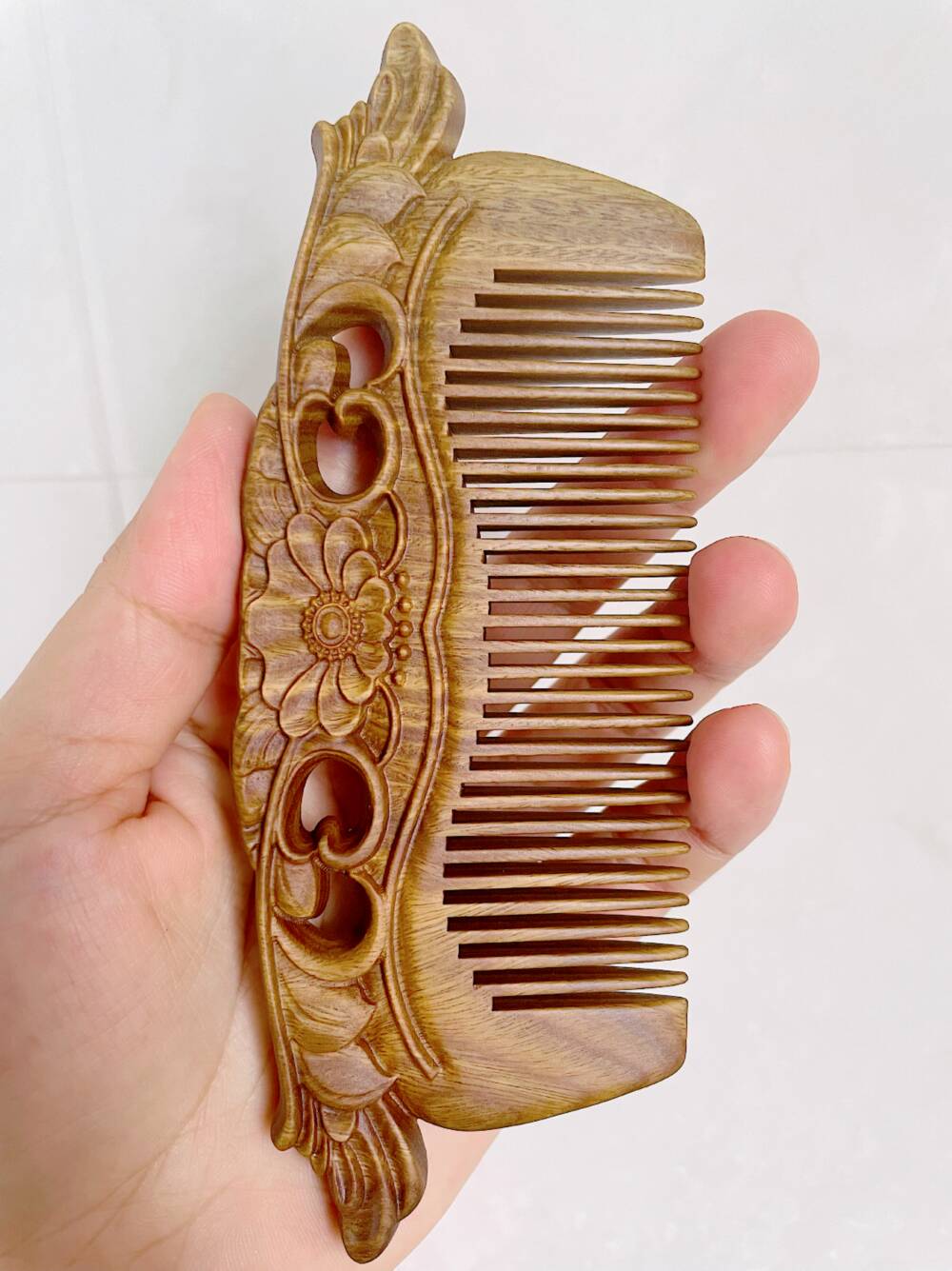 Green Sandalwood Comb Flower Fariy Engraved - WoodCraft4You