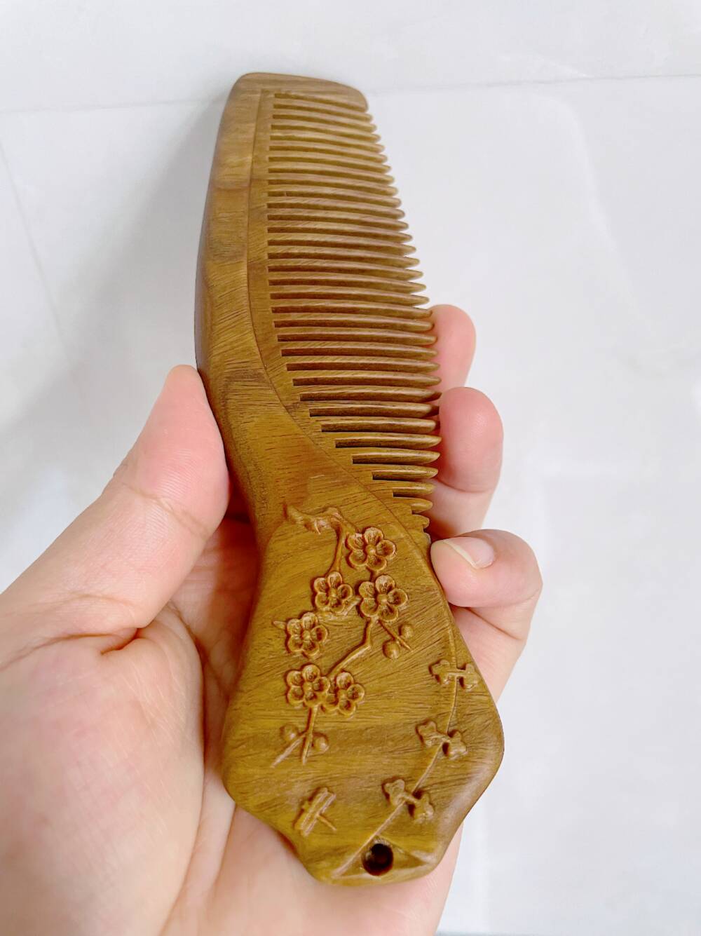 Hair Wooden Comb Green Sandalwood Cheongsam Carved - WoodCraft4You